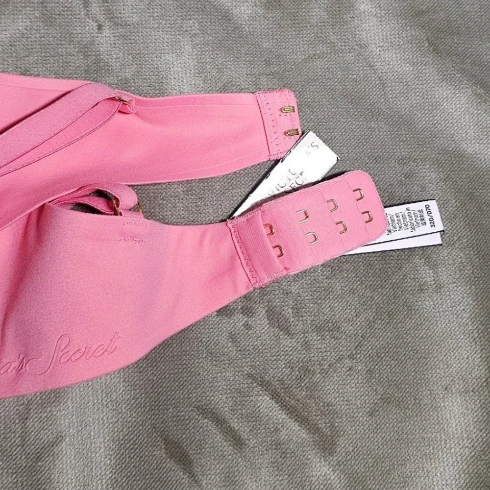 Victoria's Secret Incredible Unlined Plunge Bra Pink 32D Underwire New